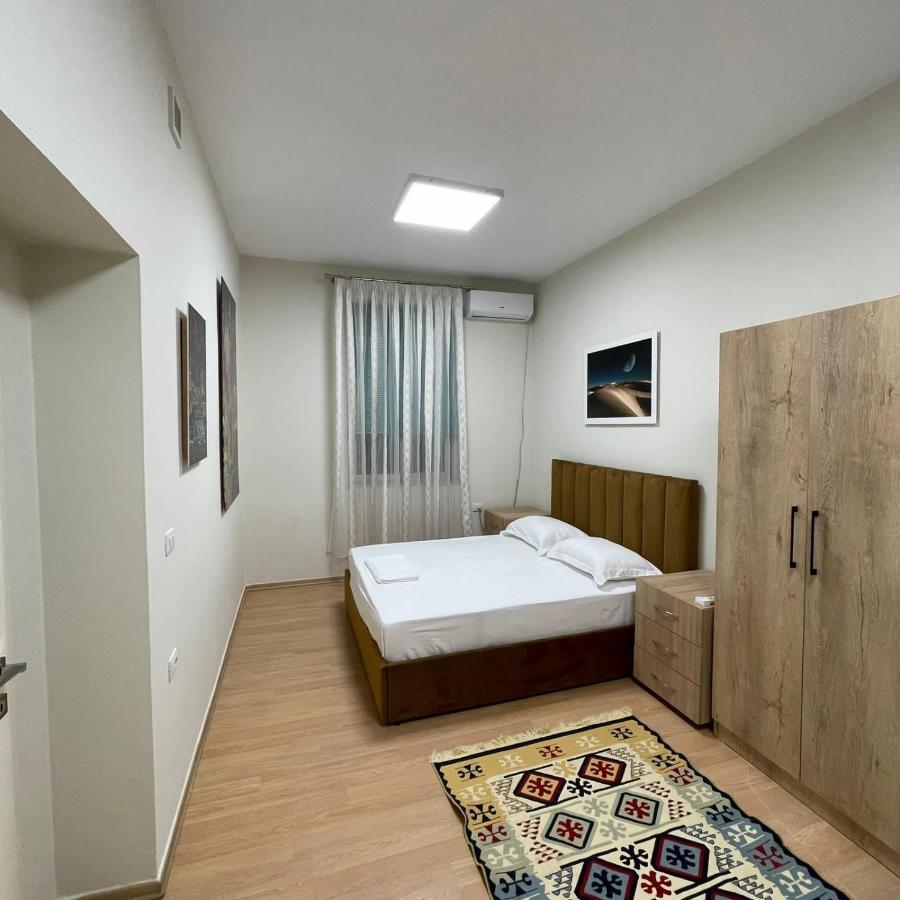 טיראנה New Apartment In Bllok מראה חיצוני תמונה
